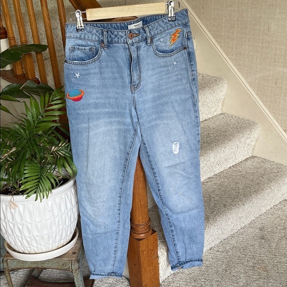 Forever 21 Boyfriend Jeans with Fun Embroidery - Picture 3 of 15